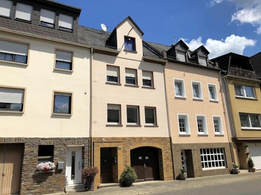 Ferienhaus Schwanennest ツェル・アン・デル・モーゼル エクステリア 写真
