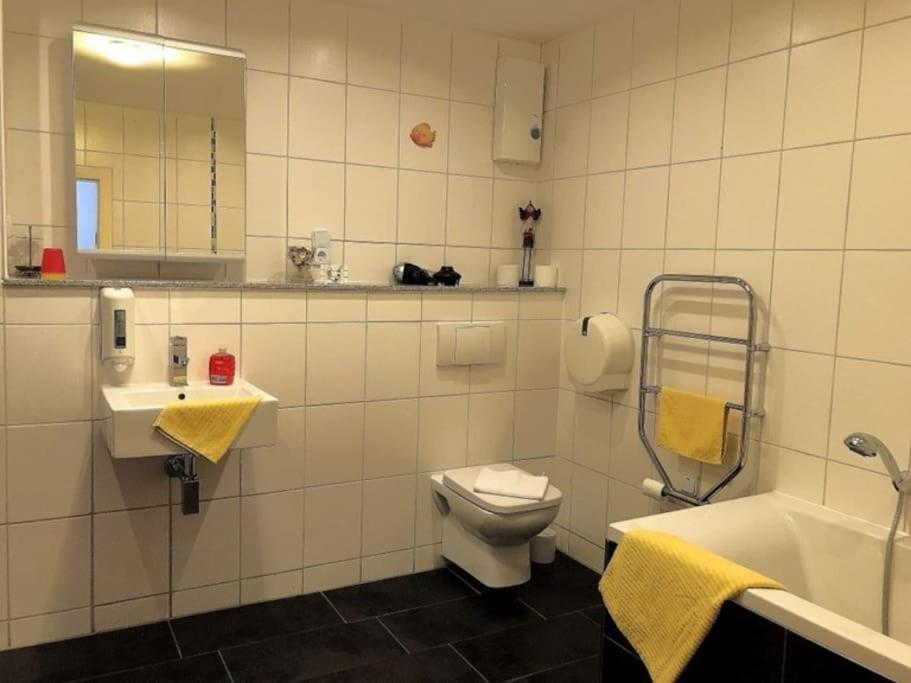 Ferienhaus Schwanennest ツェル・アン・デル・モーゼル エクステリア 写真